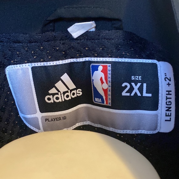 Adidas Vintage Black Sacramento Kings Windbreaker Jacket. - Picture 3 of 5